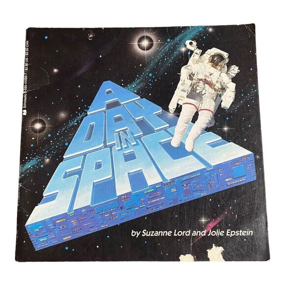 A Day in Space Vintage Book - Picture 1 of 3